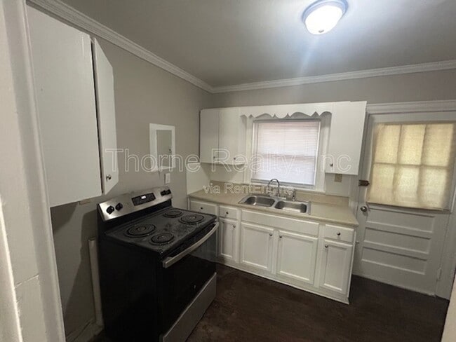 Building Photo - 309 E Battle Ave