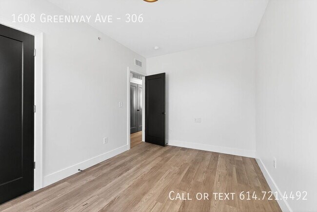Building Photo - 1608 Greenway Ave