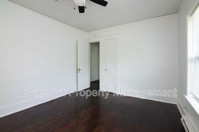 Building Photo - 4929 Avenue R