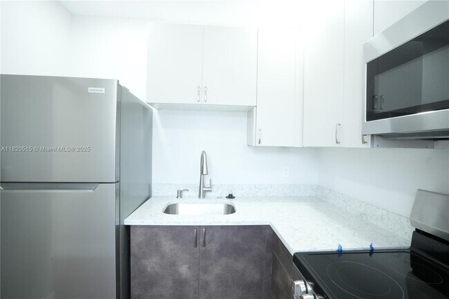 Building Photo - 14530 NW 11th Ct