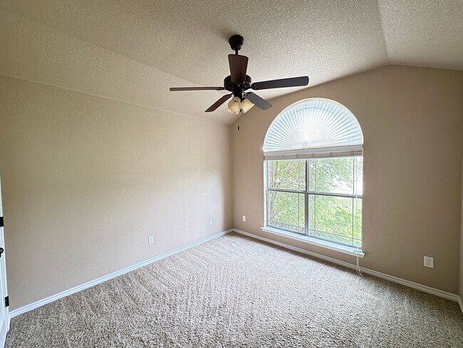 Building Photo - 708 Cody James Dr