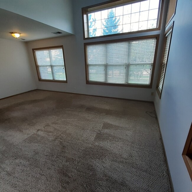 Building Photo - 156 Castlewood Ct