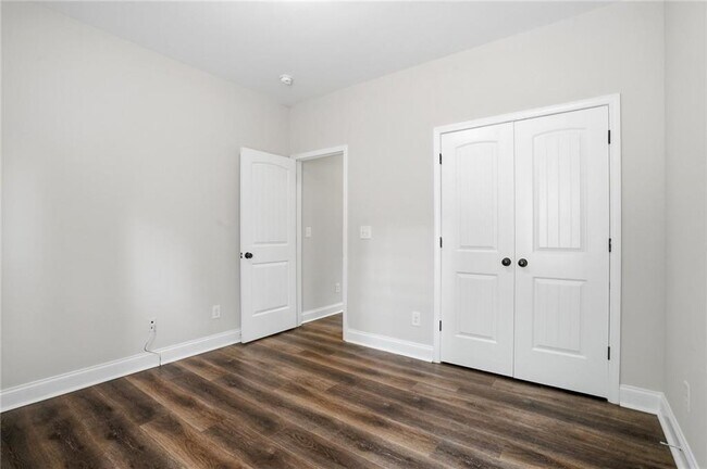 Building Photo - 612 Stevens Pl