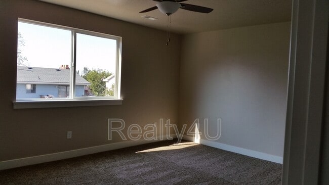 Building Photo - 34 E 300 N