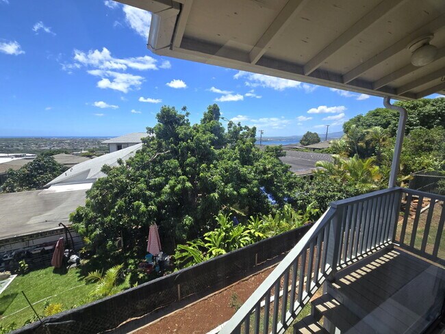 Building Photo - Renovated 2br/1ba Halawa Heights Cottage with Pearl Harbor Views!