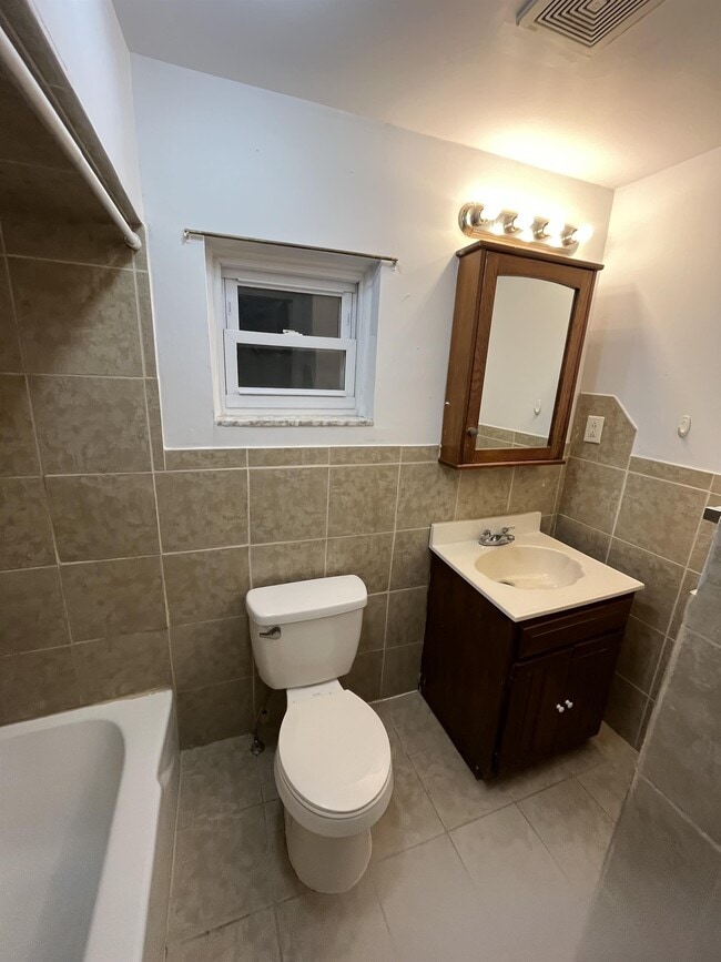 Building Photo - 1511 Ridge Ave