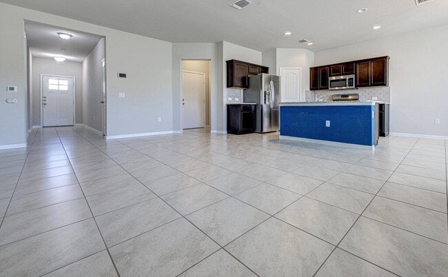 Building Photo - 6705 Loretta White Ln