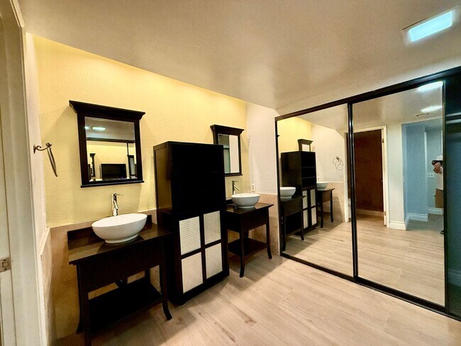 Building Photo - Riviera Gardens - LONG TERM - Unfurnished 2BR