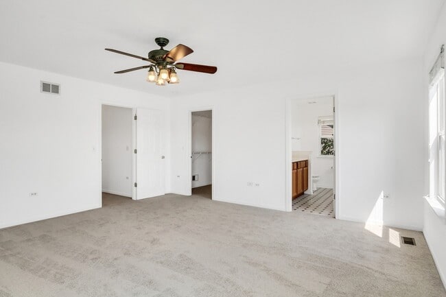 Building Photo - 849 Bell Flower Ln