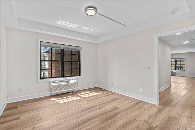 Building Photo - 11 Purdy St