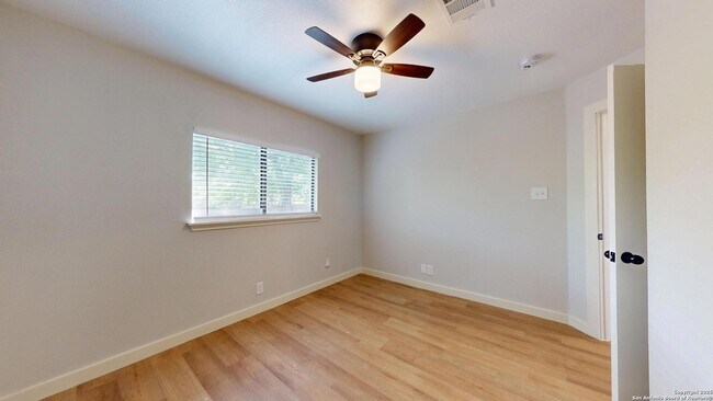 Building Photo - 2211 Muddy Peak Dr