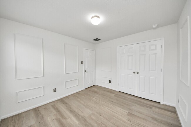 Building Photo - 25430 King Reyes St