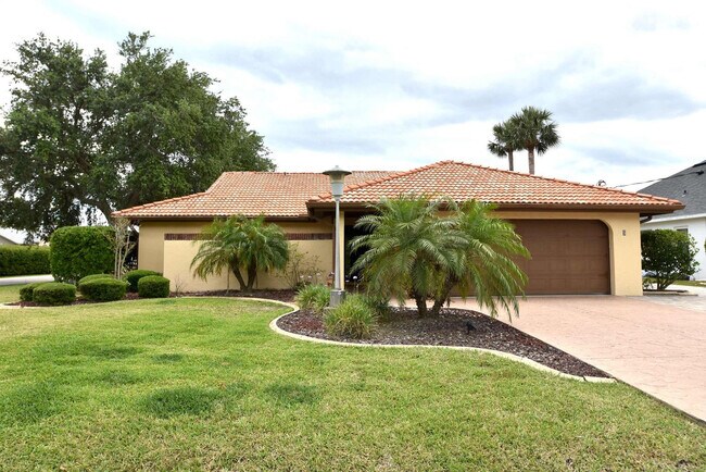 Building Photo - 3 Cherokee Ct W