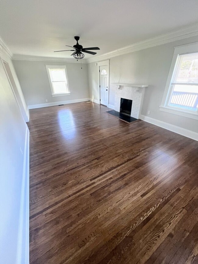 Building Photo - 3 Bed | 2 Bath | 1+ Acre | 2-Car Garage | ...