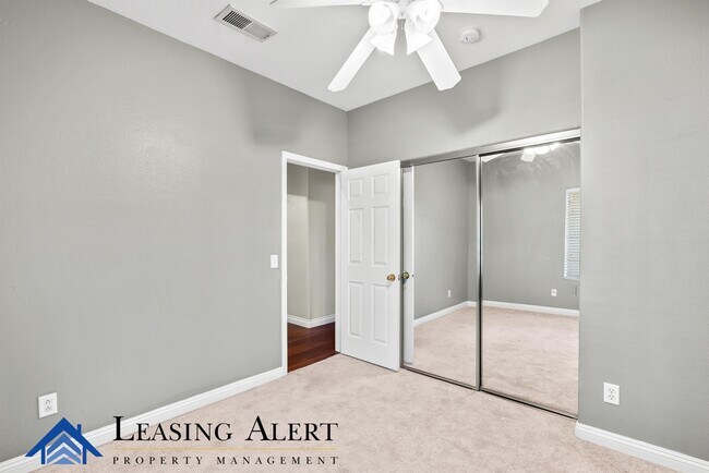 Building Photo - 25627 Shaw Pl