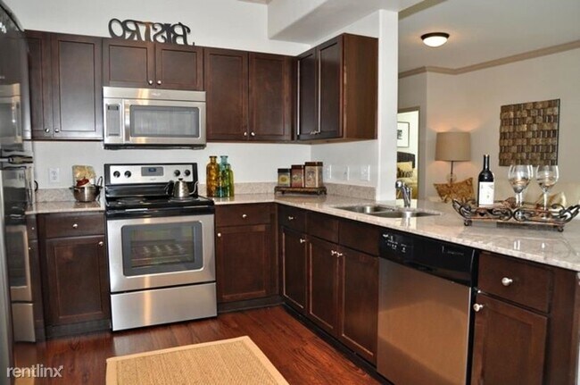 Building Photo - 2 br, 2 bath Condo - 601 Park Place Flat  ...