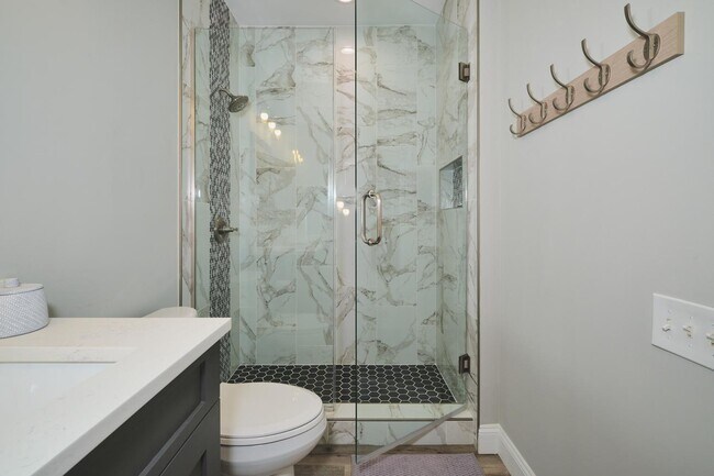 Building Photo - 9190 Southmont Cove