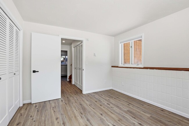Building Photo - 957 Beta Dr