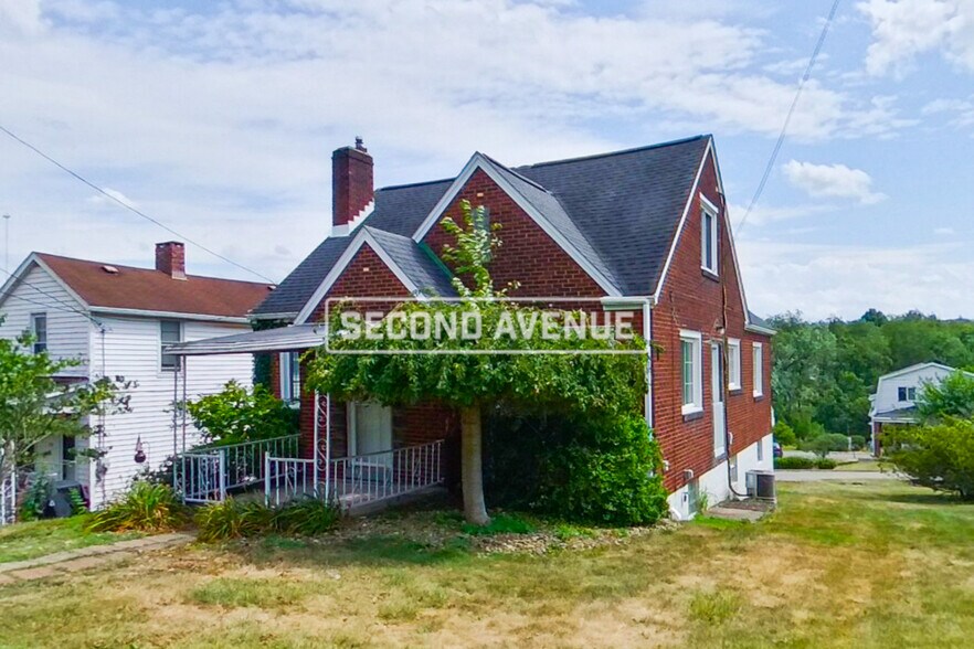 Building Photo - 2708 5th St