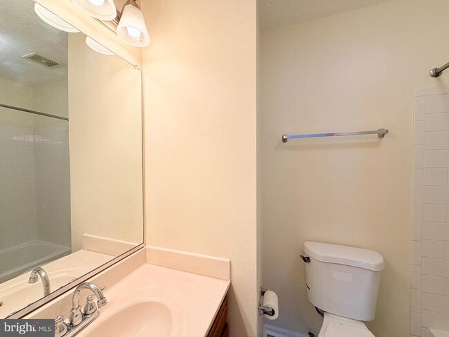 Building Photo - 1802 Chatfield Terrace