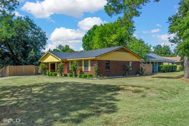 Building Photo - Check Out this 3 Bed 1.5 in Shreveport!