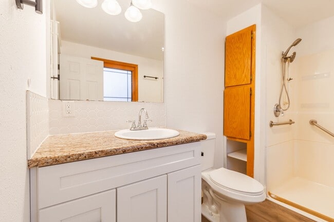 Building Photo - Heart of Eagle 4 Bed 2 Bath Home