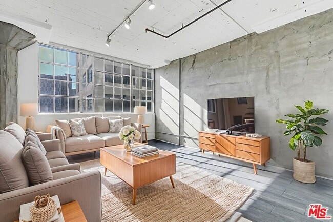 Building Photo - 420 San Pedro St