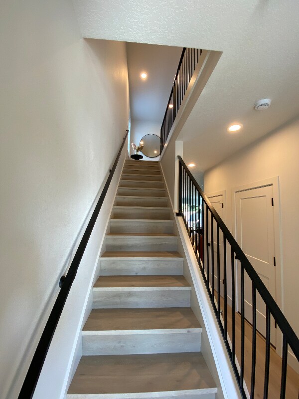 Building Photo - 9909 NE 44th Ct