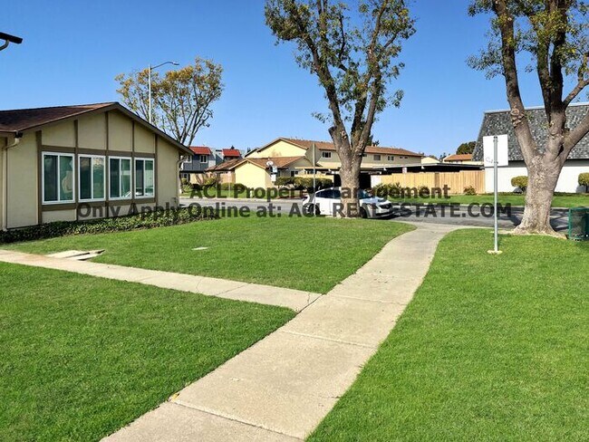 Building Photo - FOR RENT | Beautifully Updated 4 Bedroom Home in North Fremont
