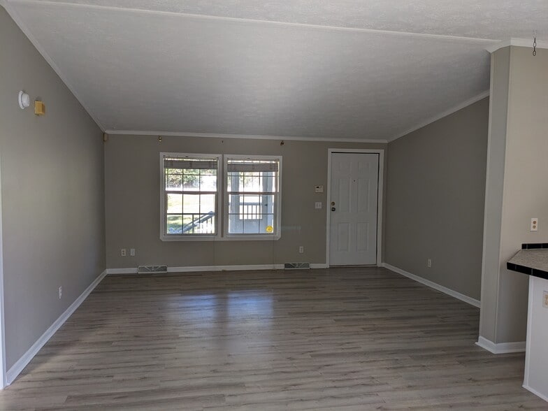 Building Photo - 1401 Harbor House Dr