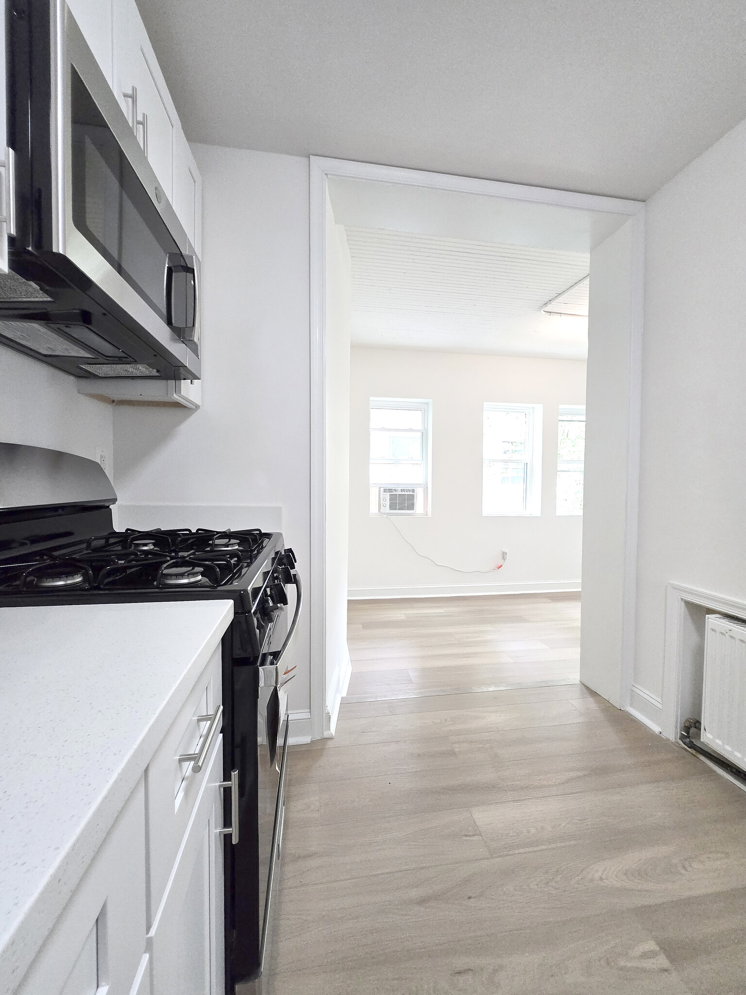 Building Photo - 4526 Avondale St