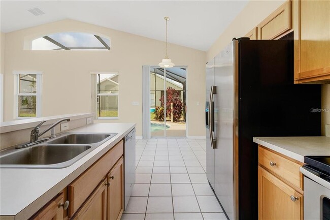 Building Photo - 626 Corvina Dr