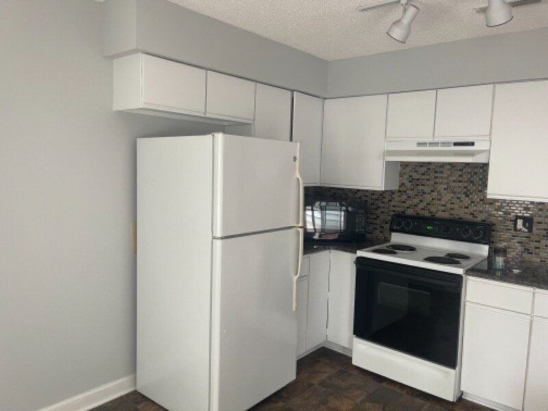 Building Photo - 484 Lazywood Ln