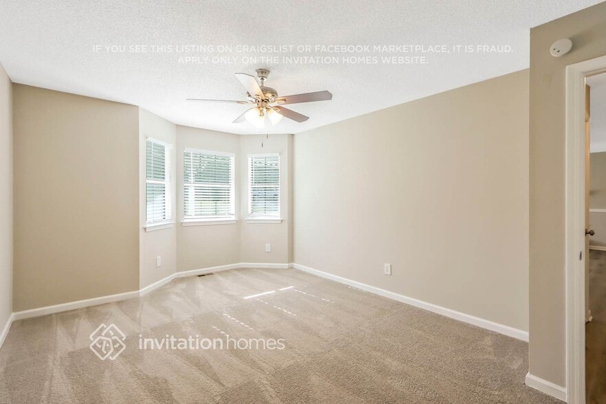 Building Photo - 155 Russell Dr