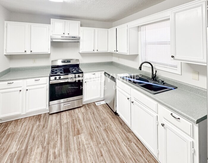 Building Photo - 104 Shannon Chase Way