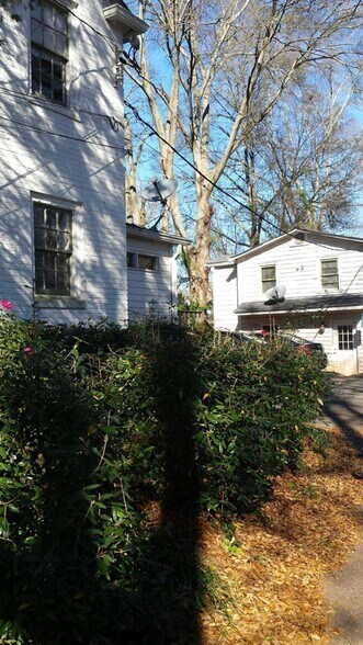 Building Photo - 143 Greenwood Drive