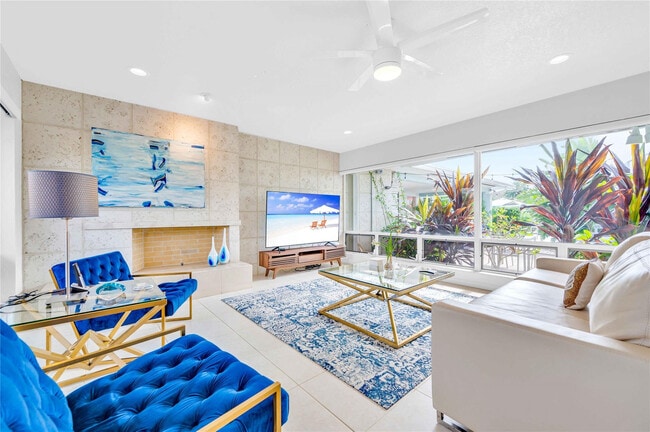 Building Photo - 2740 NE 15th St