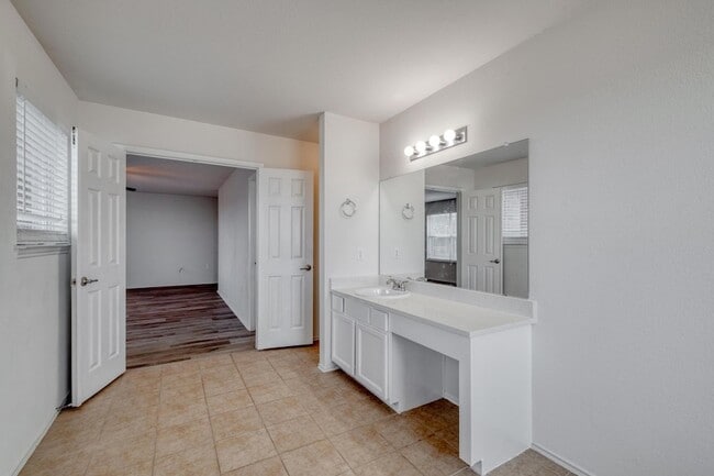 Building Photo - 9104 China Rose Dr