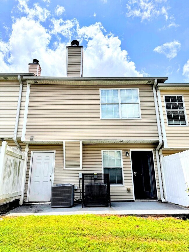 Building Photo - 2747 Vining Ridge Terrace