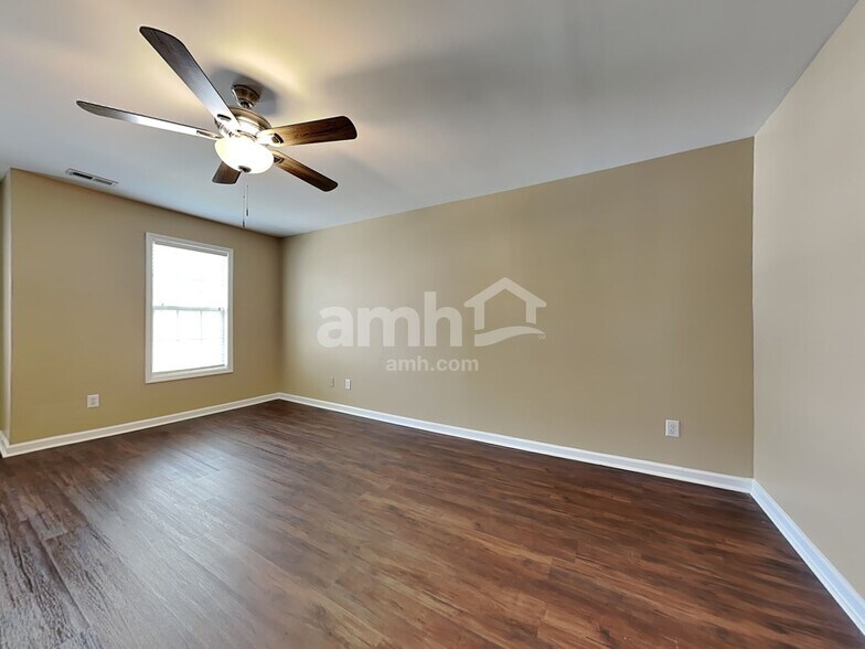 Building Photo - 204 Ber Creek Dr