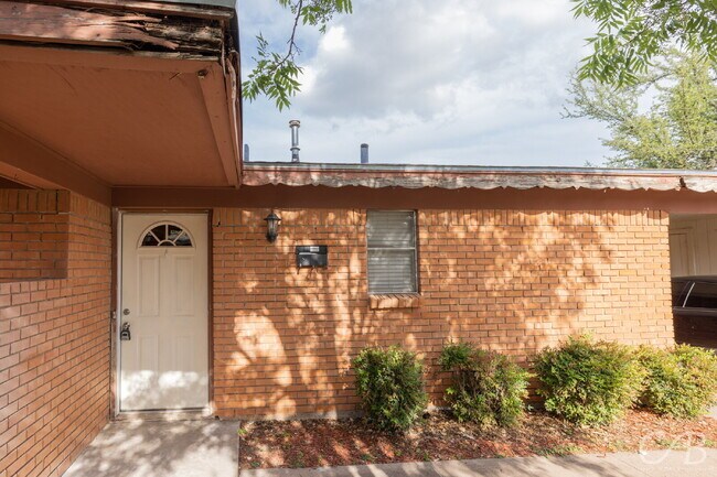 Building Photo - For  Lease
