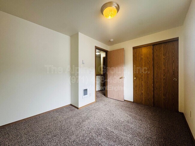 Building Photo - 8314 SE Yamhill St