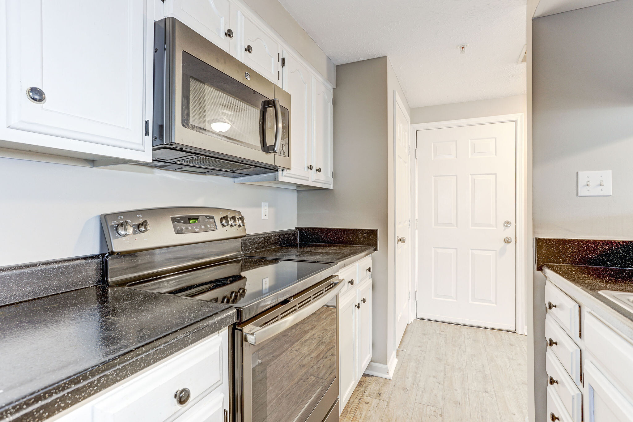 Building Photo - 624 Jupiter Hills Court