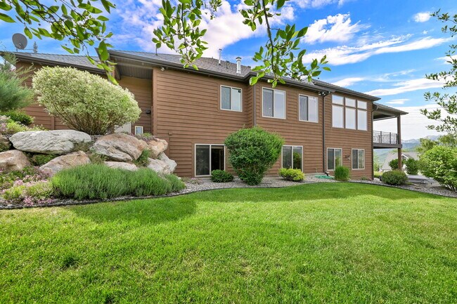 Building Photo - 3573 N Elkview Dr