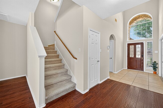 Building Photo - 6230 Hollydale Ridge Ln