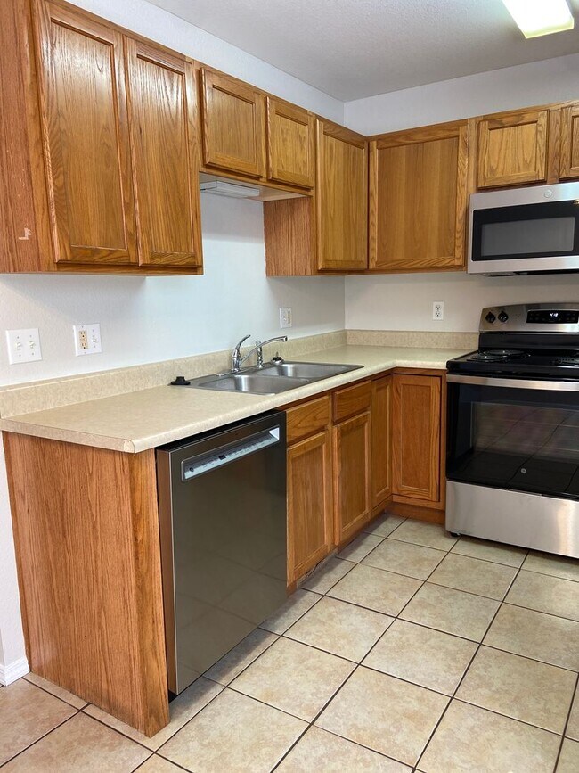 Building Photo - Apartment in Branson East, Kirbyville