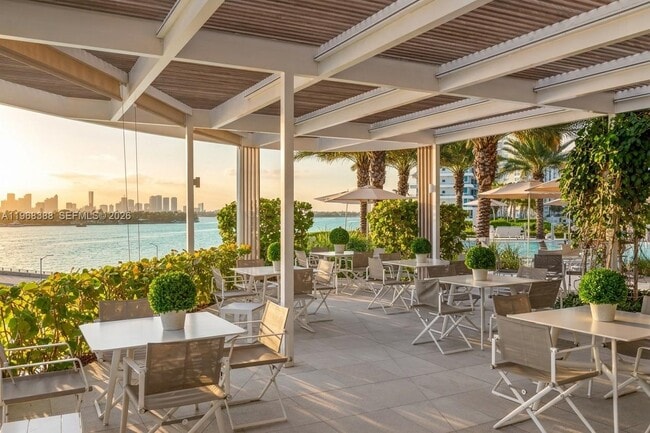 Building Photo - 450 Alton Rd