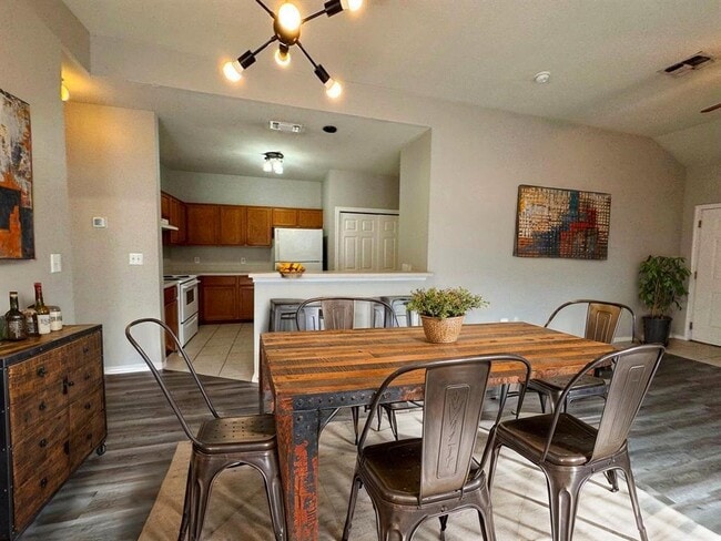 Building Photo - 1717 Constantino Cir