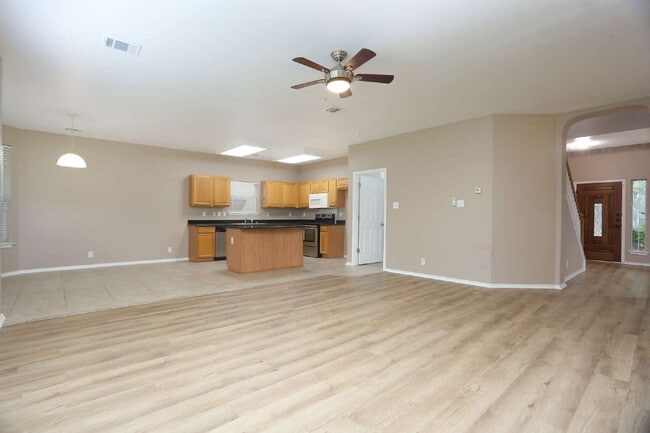 Building Photo - 14514 Redwood Valley