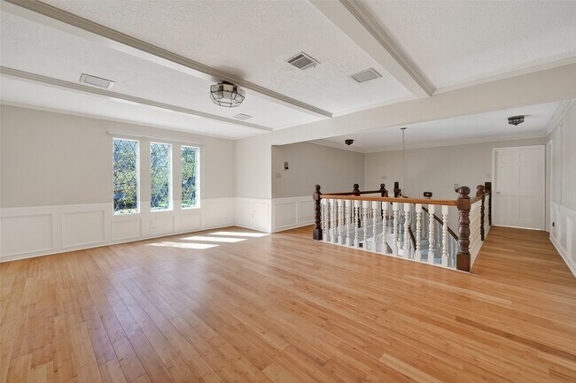 Building Photo - 11302 Hylander Dr